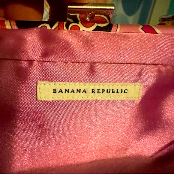 EUC Banana Republic purse with bright paisley/floral pattern and bamboo handles - Picture 2 of 3